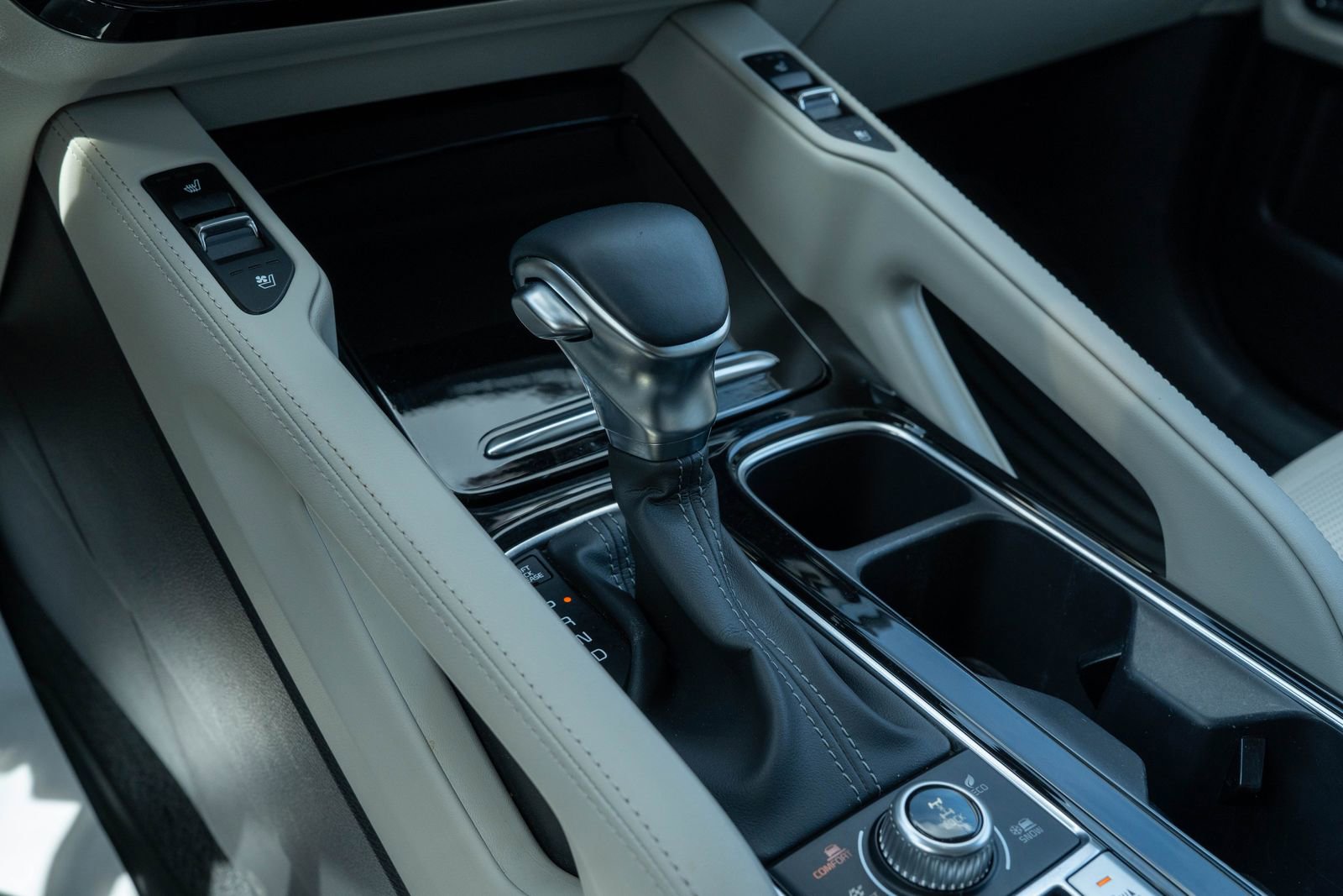 Used 2022 Kia Telluride SX w/ SX Prestige Package image 25