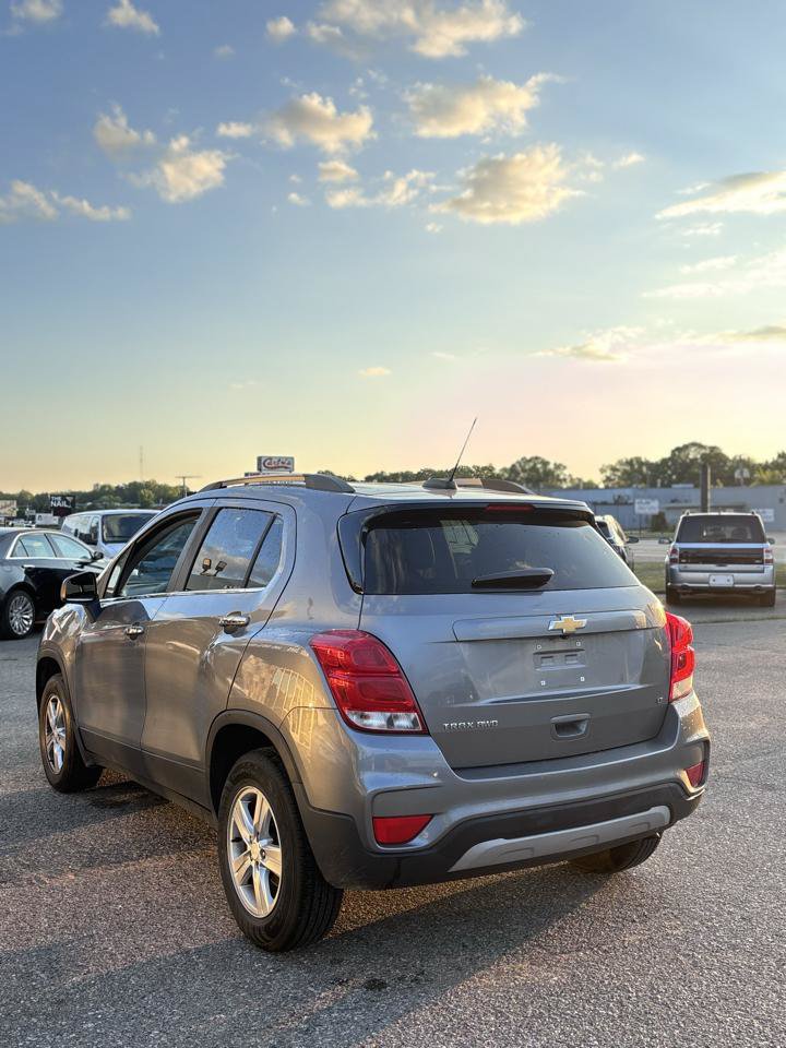 Used 2020 Chevrolet Trax LT AWD/4WD image 3