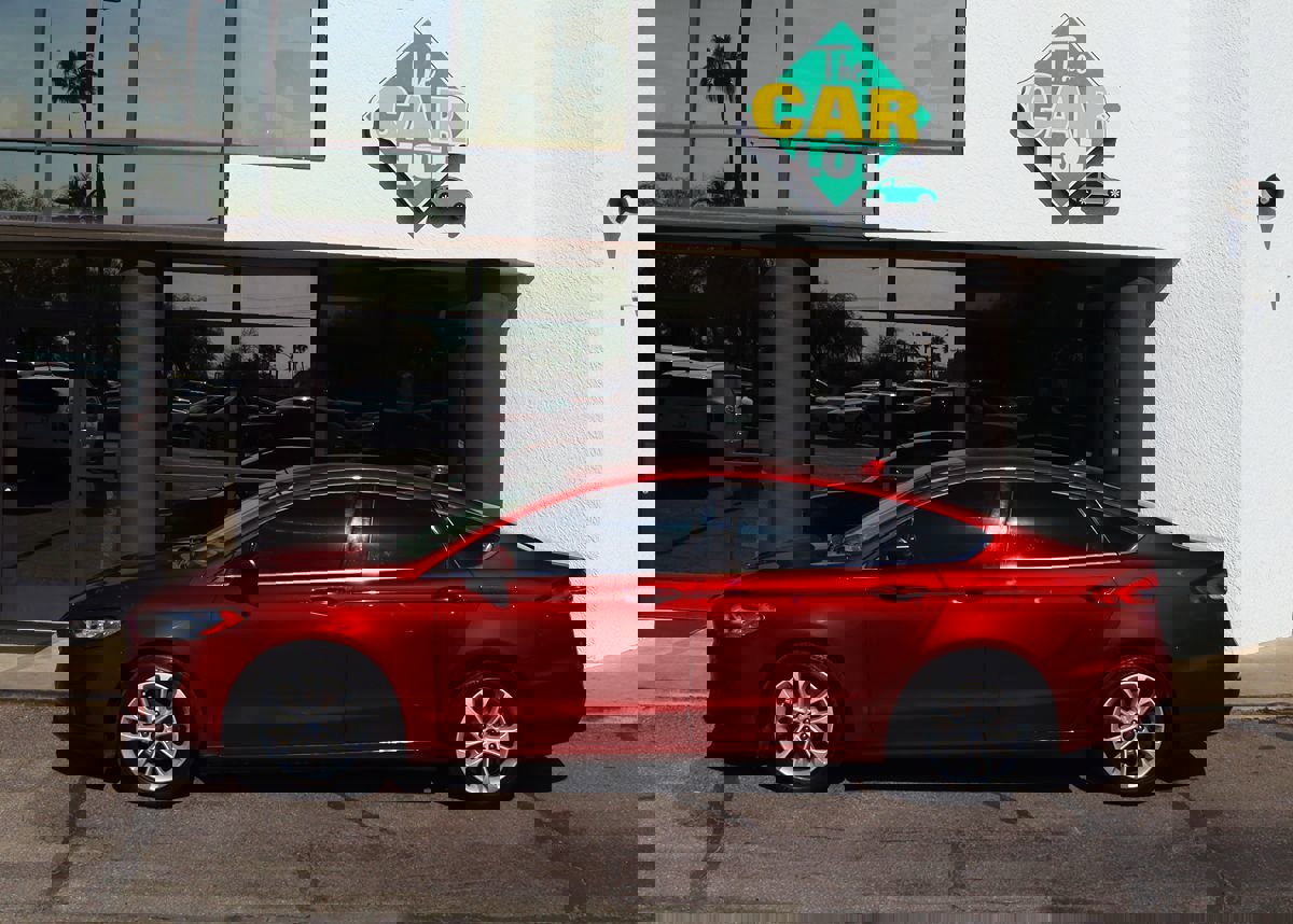 Used 2019 Ford Fusion SE image 8