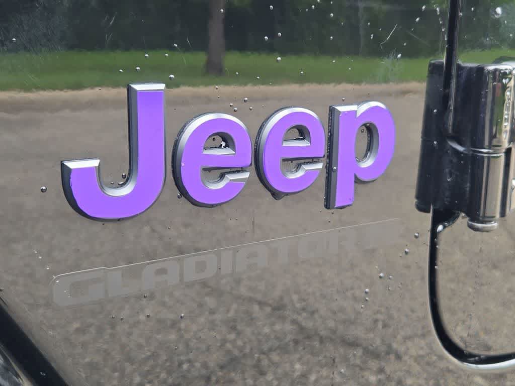 Used 2024 Jeep Gladiator Sport AWD/4WD image 12