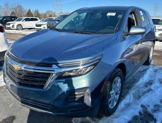 Used 2024 Chevrolet Equinox LT FWD image 2