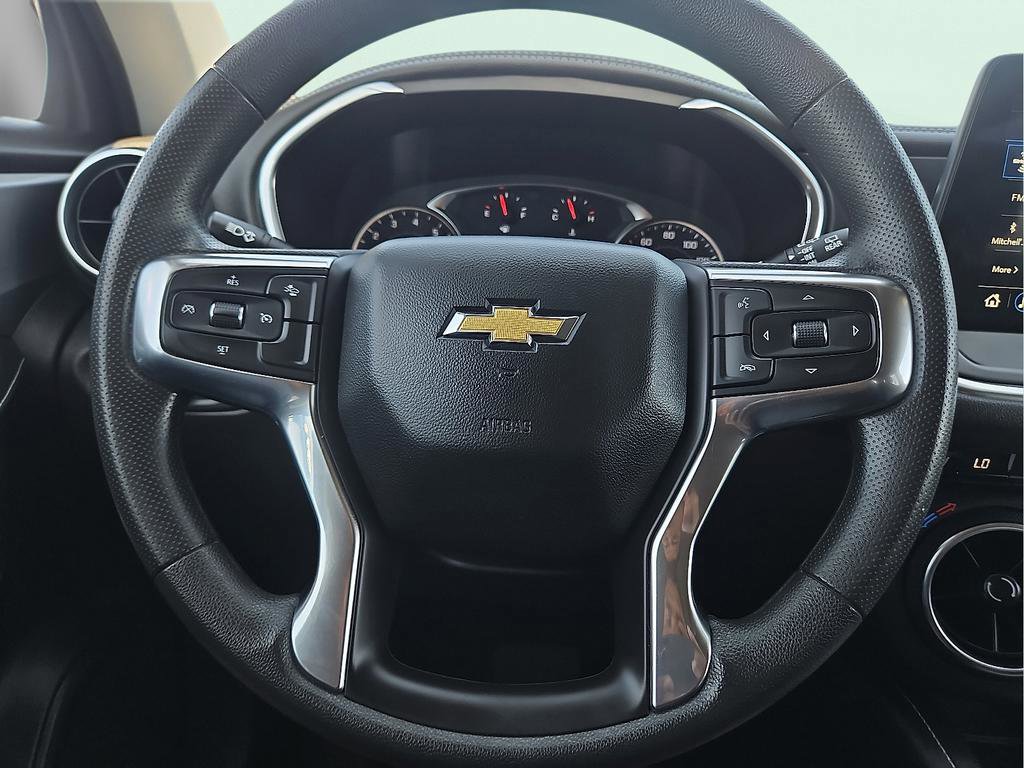 Used 2025 Chevrolet Blazer LT FWD image 17