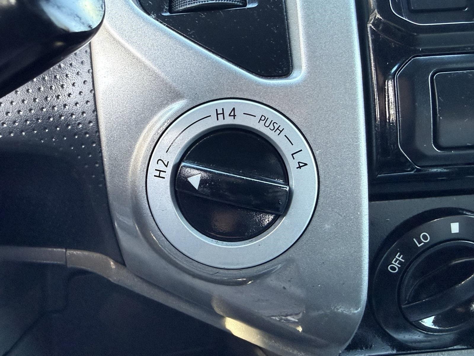 Used 2015 Toyota Tacoma 4x4 Access Cab image 33