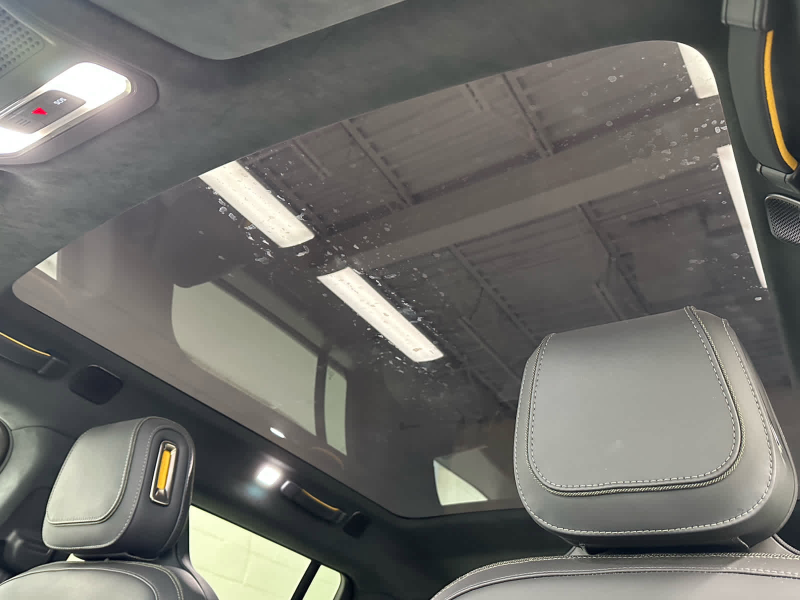 Used 2024 Rivian R1S Adventure image 38