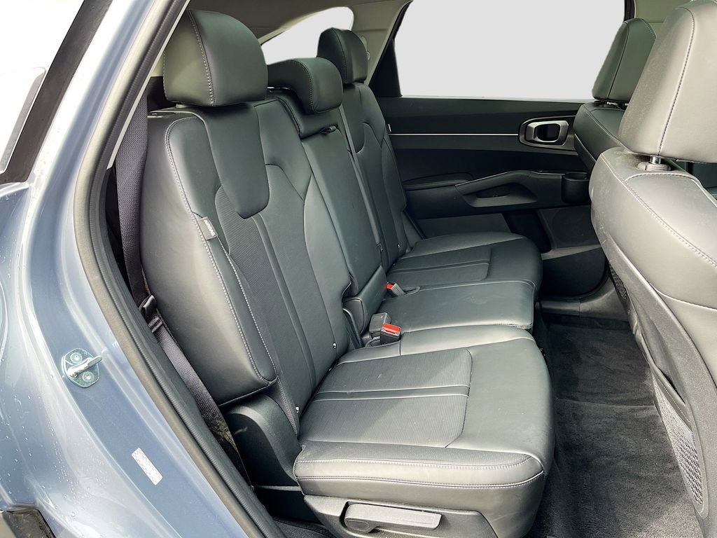 Certified 2025 Kia Sorento S w/ Panoramic Sunroof Package FWD image 35