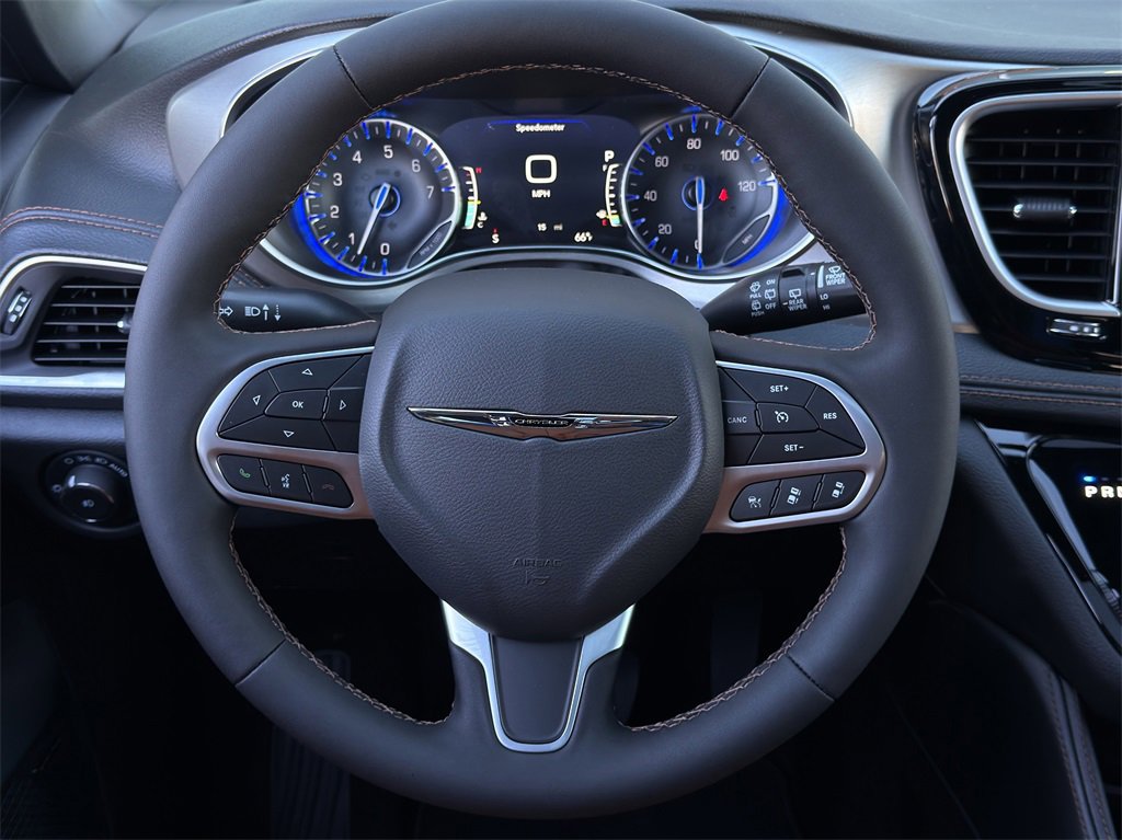 New 2026 Chrysler Pacifica Pinnacle image 11