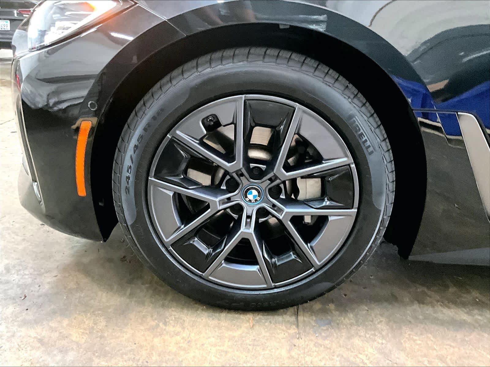 Used 2023 BMW i4 eDrive40 w/ Premium Package RWD image 13