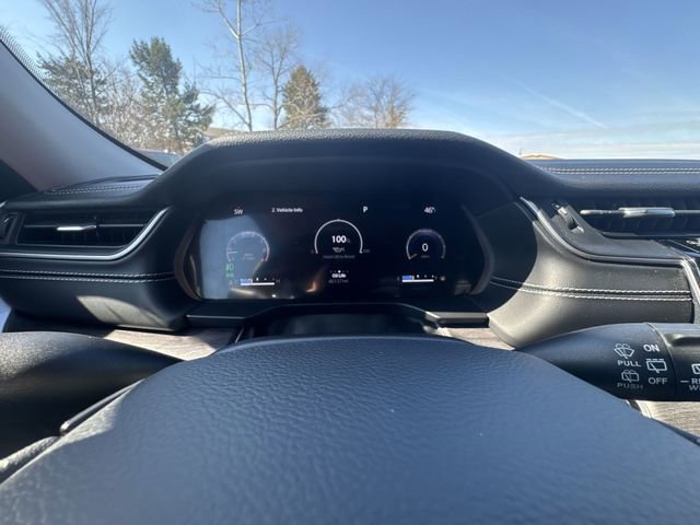 Used 2023 Jeep Grand Cherokee Limited image 12