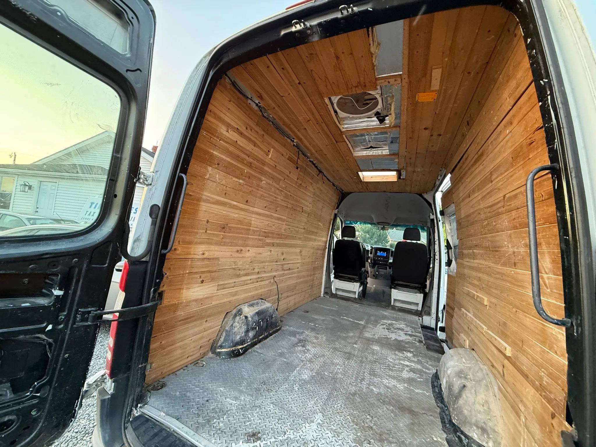 Used 2008 Dodge Sprinter 2500 image 16