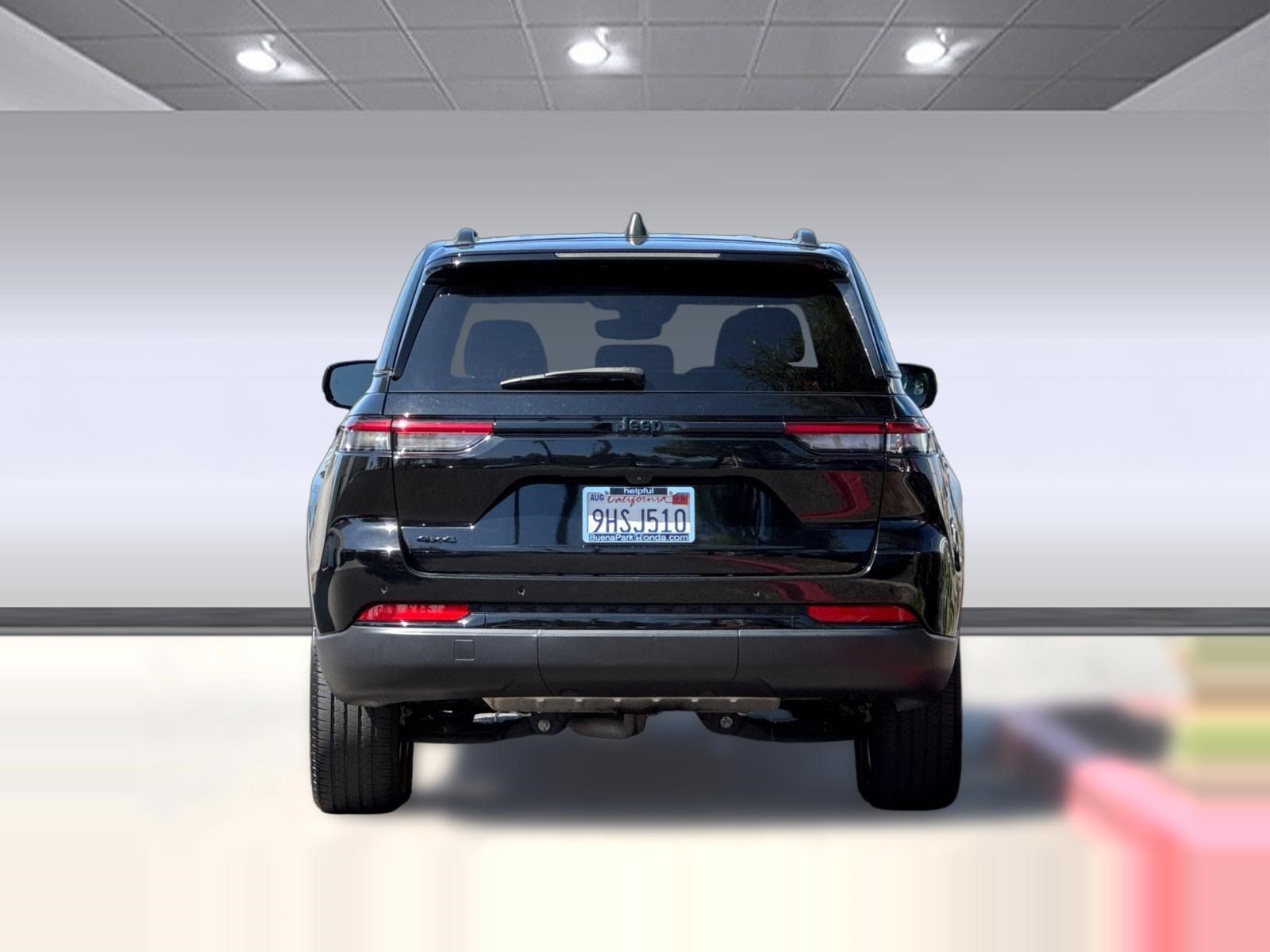 Used 2023 Jeep Grand Cherokee Altitude AWD/4WD image 9