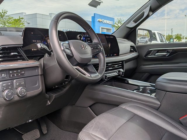 Used 2025 Chevrolet Suburban Z71 AWD/4WD image 9