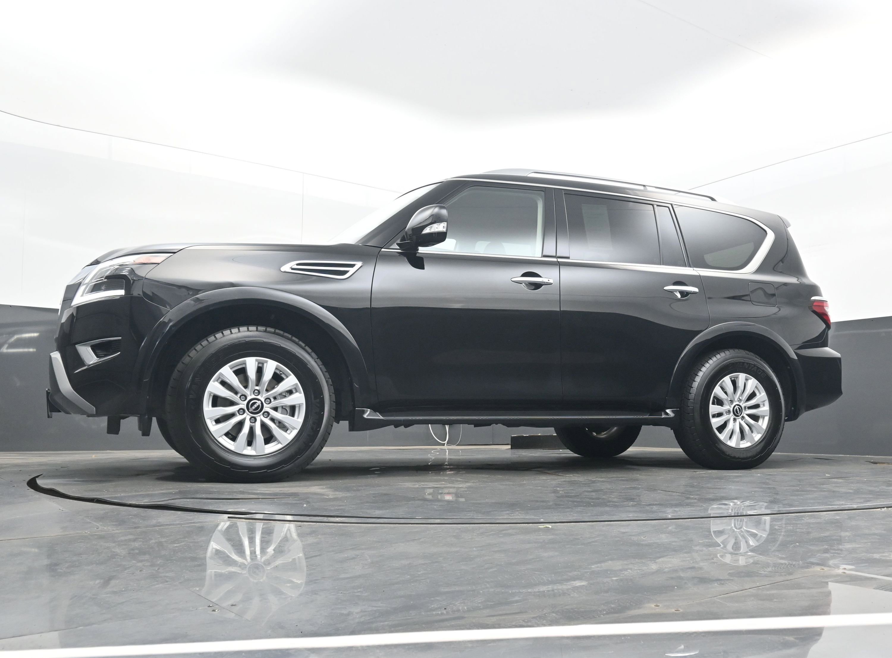 Used 2024 Nissan Armada SV image 24