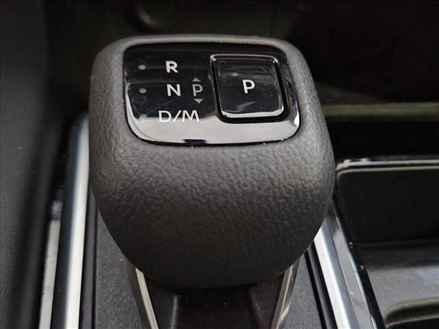 Used 2025 Nissan Pathfinder SV FWD image 13