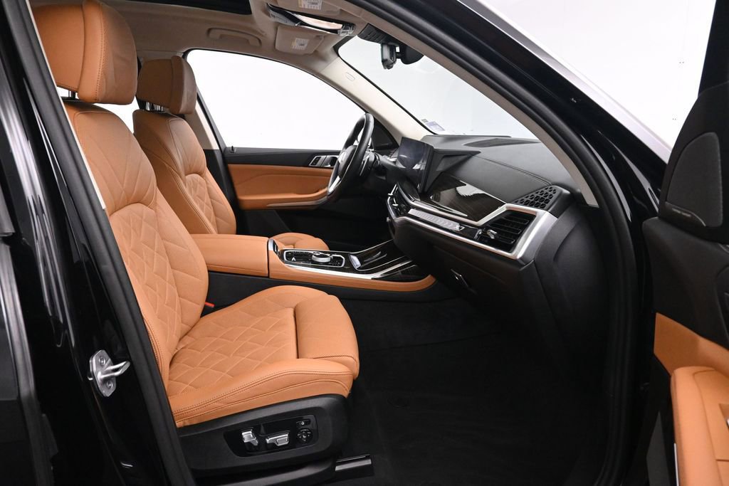 Used 2024 BMW X7 xDrive40i w/ Executive Package AWD/4WD image 28