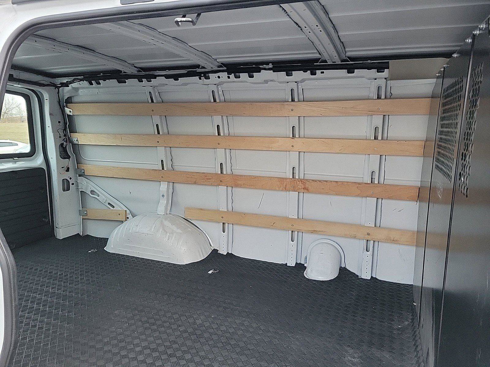 Used 2024 GMC Savana 2500 w/ Driver Convenience Package image 14