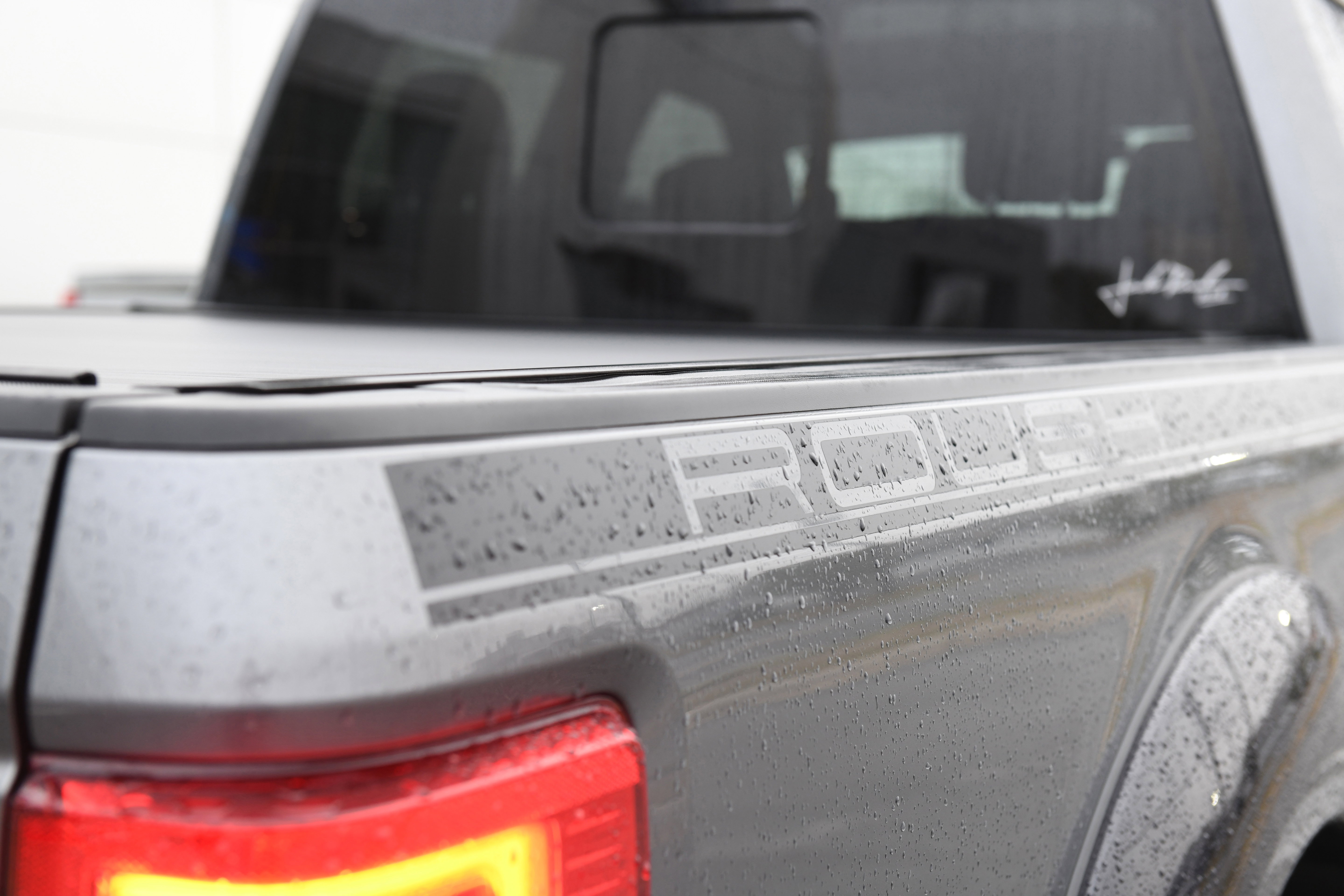 Used 2022 Ford F250 Lariat w/ Black Appearance Package image 10