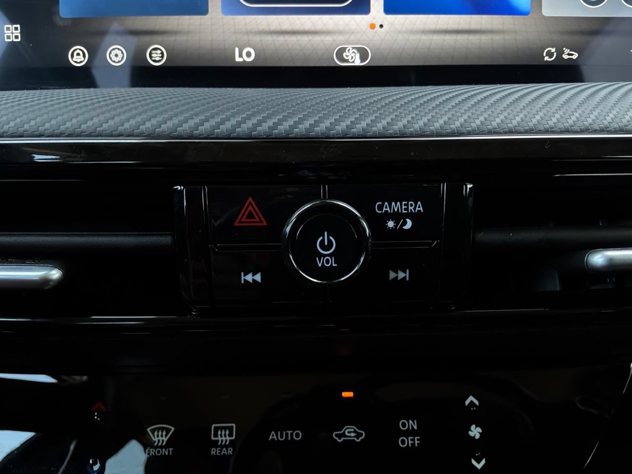 Used 2026 Nissan Kicks SR FWD image 33