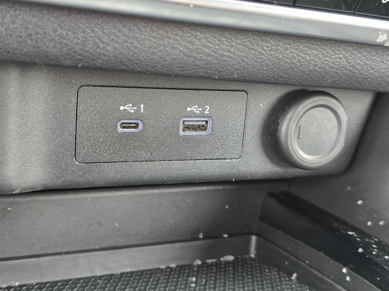 Used 2023 Nissan Rogue SV image 23