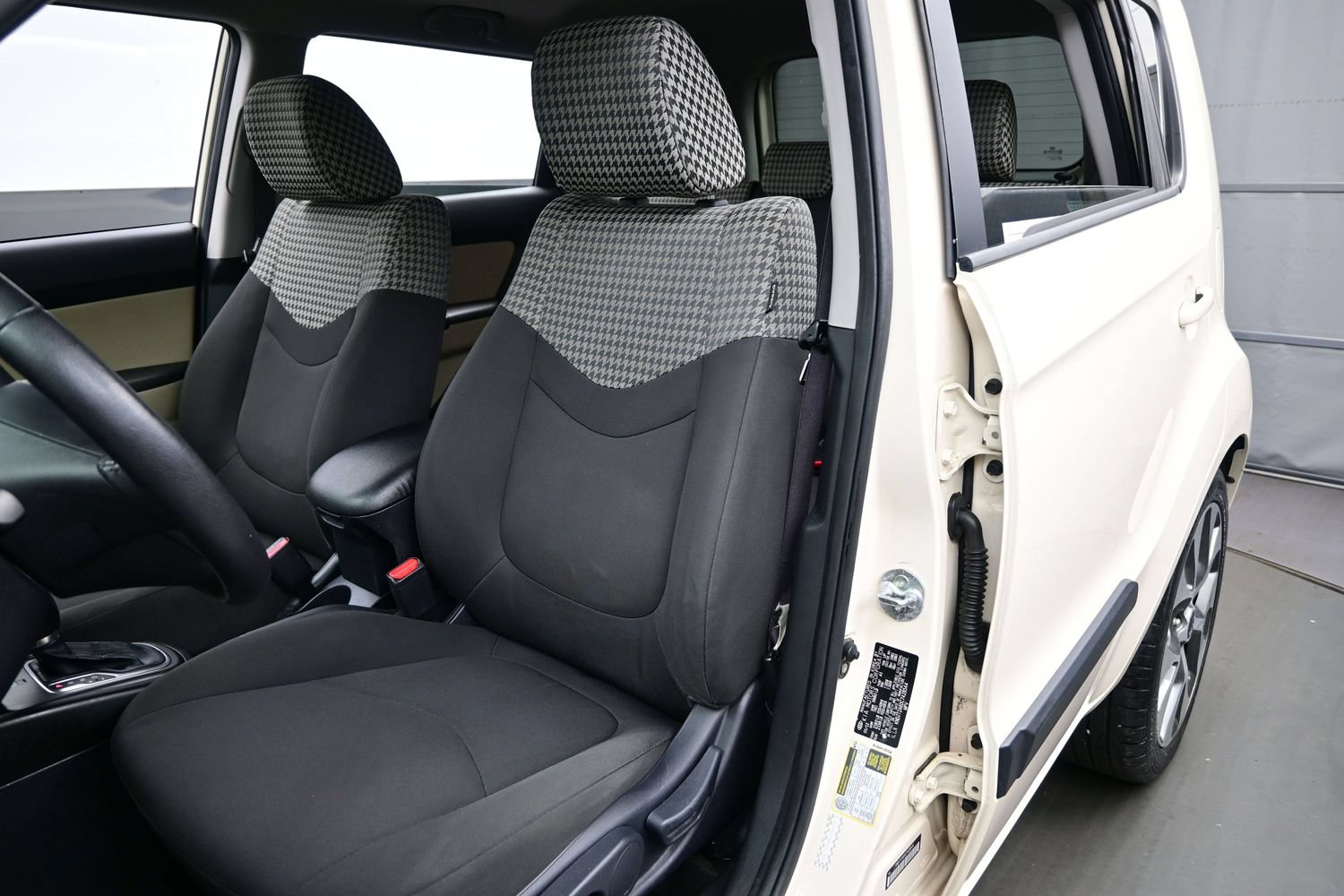 Used 2012 Kia Soul ! FWD image 11