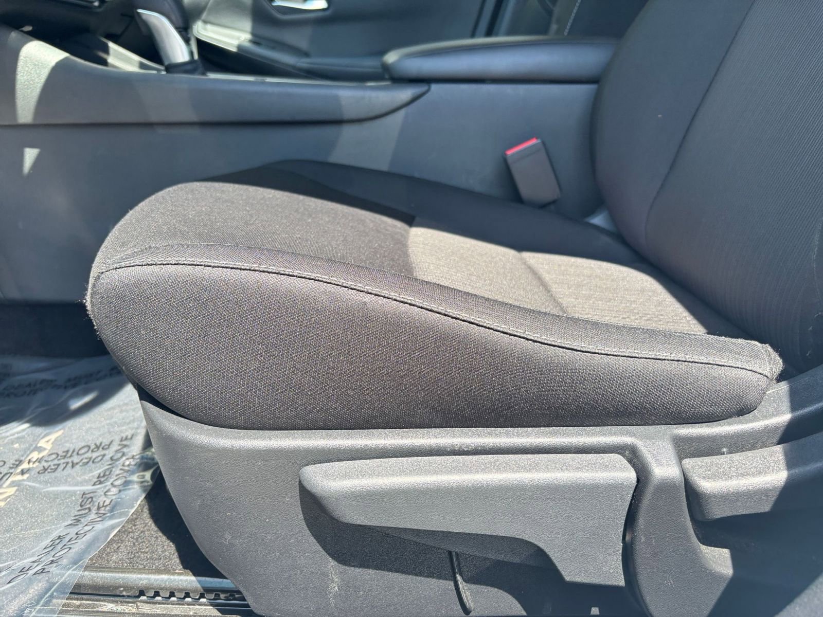 Used 2025 Nissan Sentra SV FWD image 22