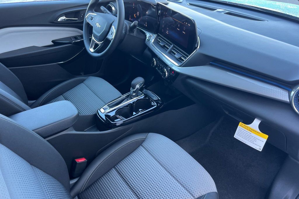 New 2026 Chevrolet Trax LT w/ Driver Confidence Package FWD image 13
