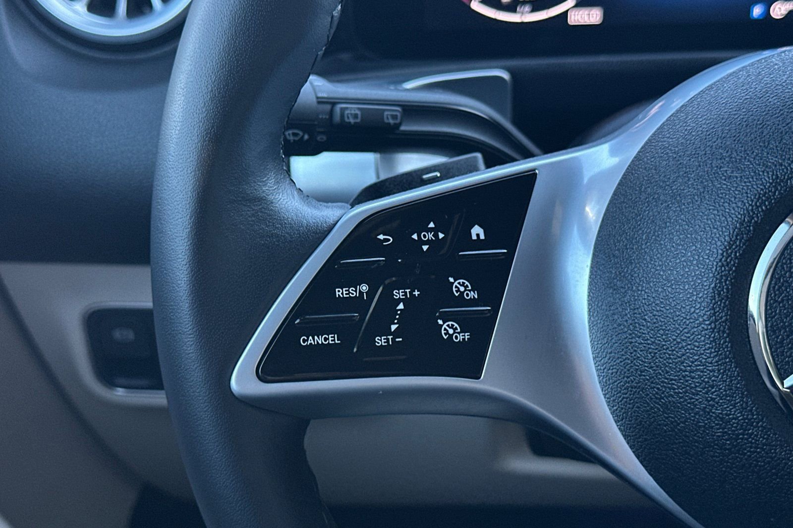 Certified 2025 Mercedes-Benz GLB 250 image 27