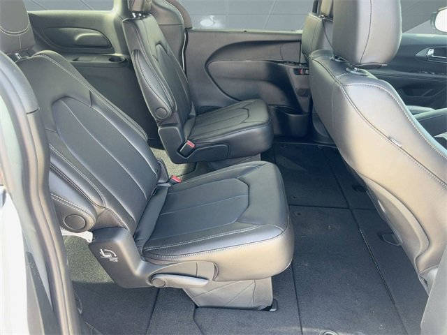 New 2026 Chrysler Pacifica Select image 29
