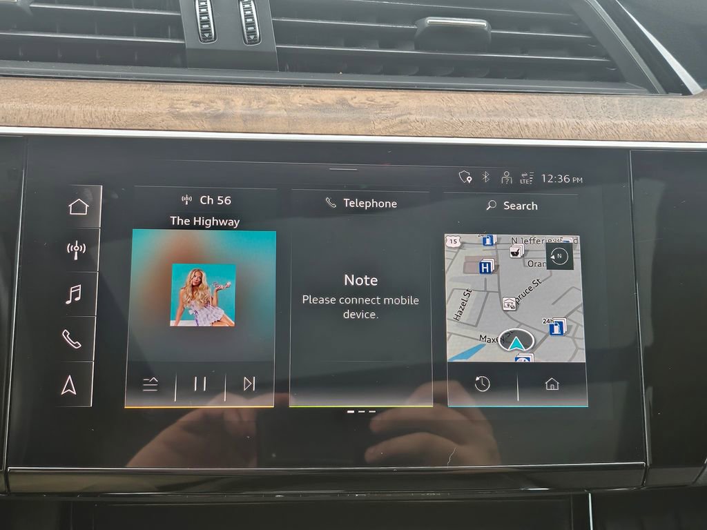 Used 2021 Audi e-tron Premium image 8