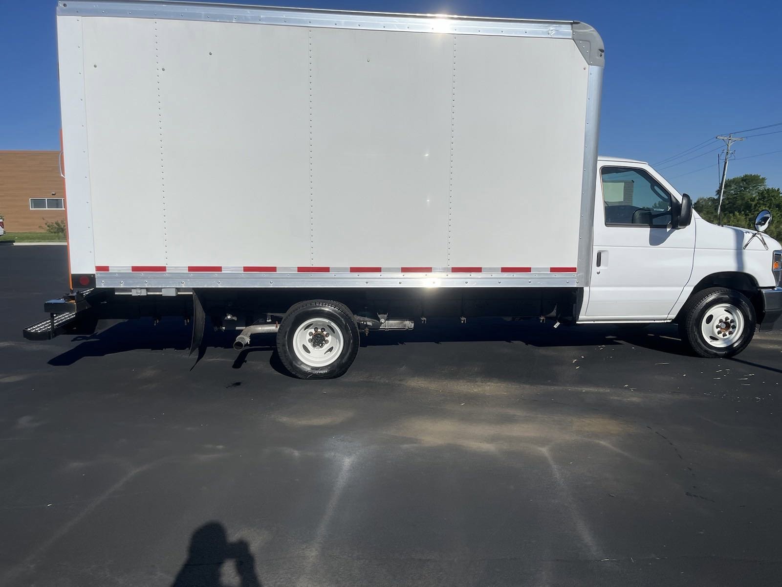 New 2024 Ford E-450 and Econoline 450 Super Duty w/ Power Windows & Locks Group image 9