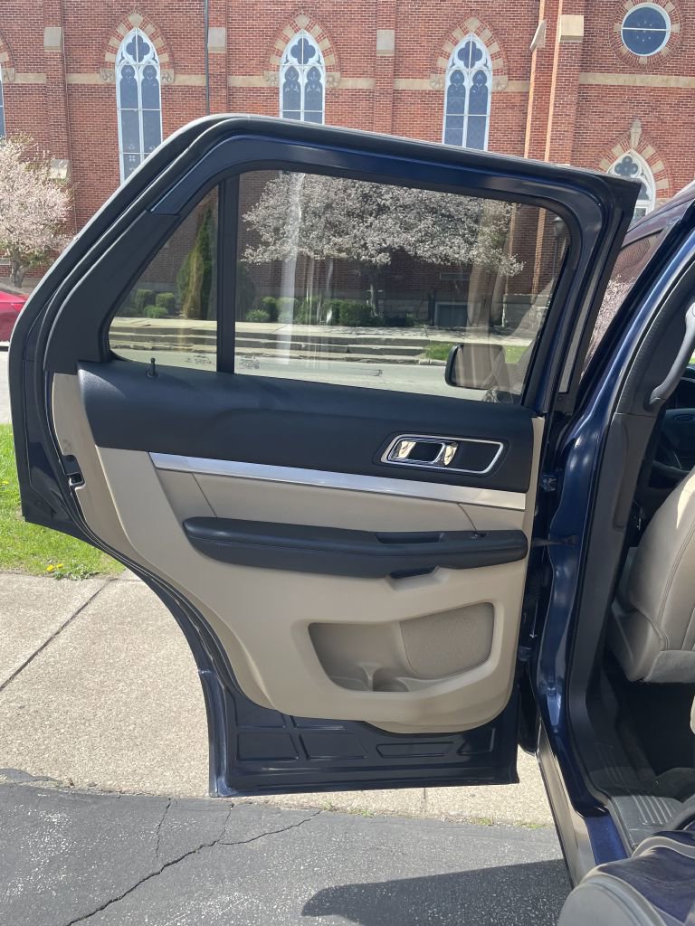 Used 2016 Ford Explorer XLT w/ Equipment Group 201A FWD image 6