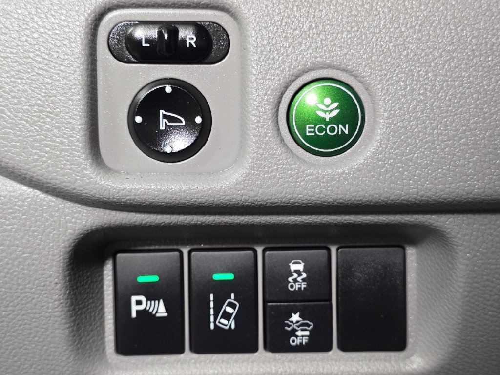 Used 2018 Honda Pilot Touring image 32