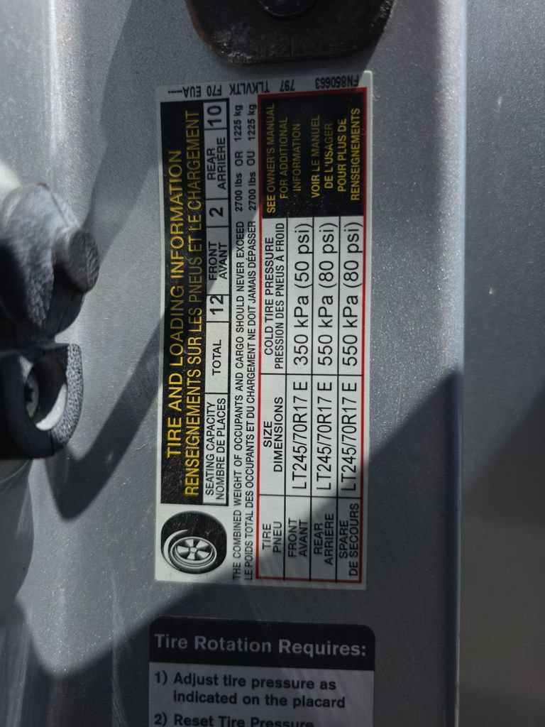 Used 2015 Nissan NV 3500 SV RWD image 21