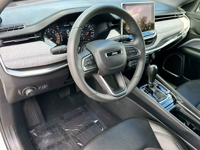 Used 2024 Jeep Compass Latitude image 9