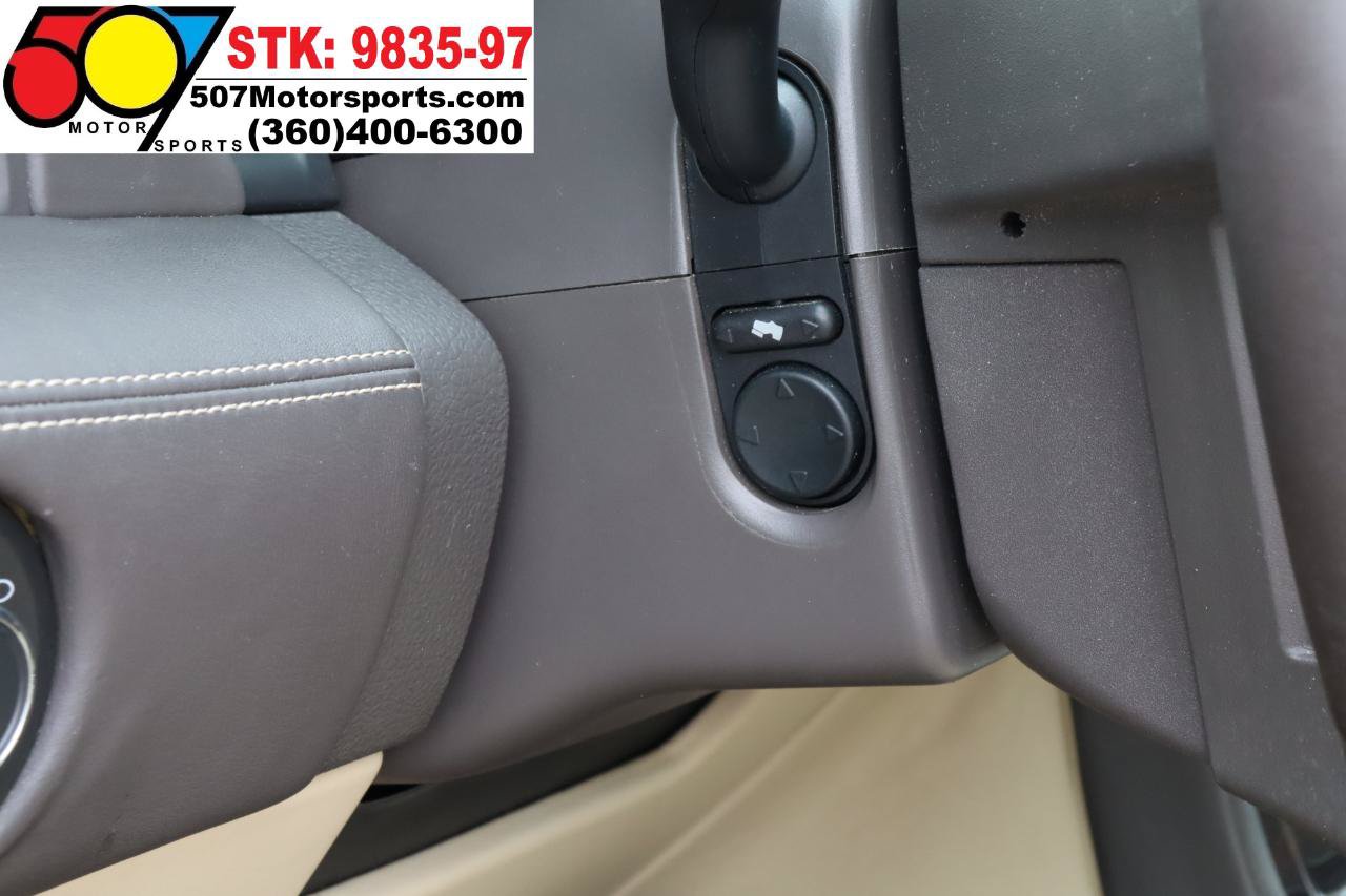 Used 2015 Lincoln Navigator 4WD w/ Equipment Group 101A Reserve image 13