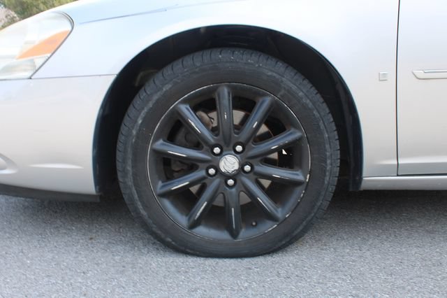 Used 2007 Buick Lucerne CXS w/ Driver Confidence Package FWD image 32