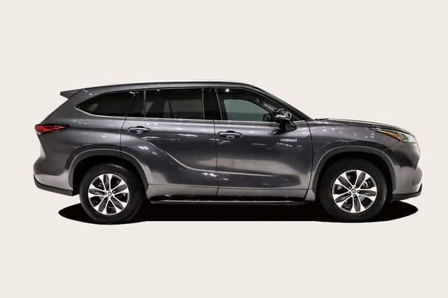 Used 2021 Toyota Highlander XLE image 4