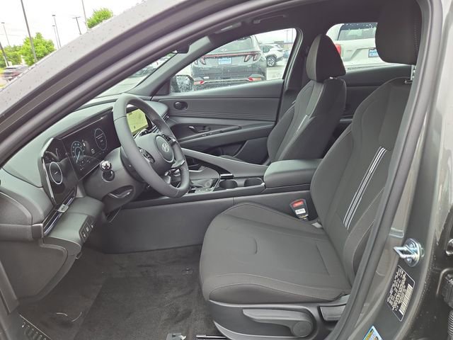 New 2025 Hyundai Elantra SEL image 23