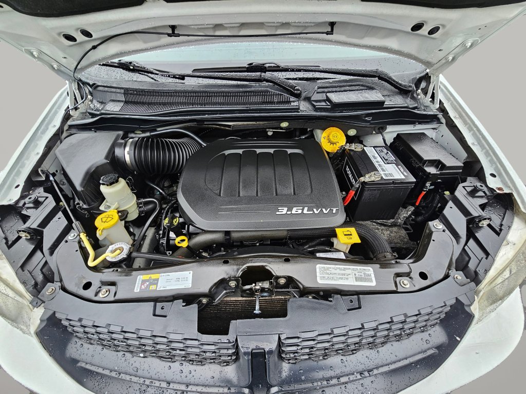 Used 2014 RAM C/V Tradesman image 16