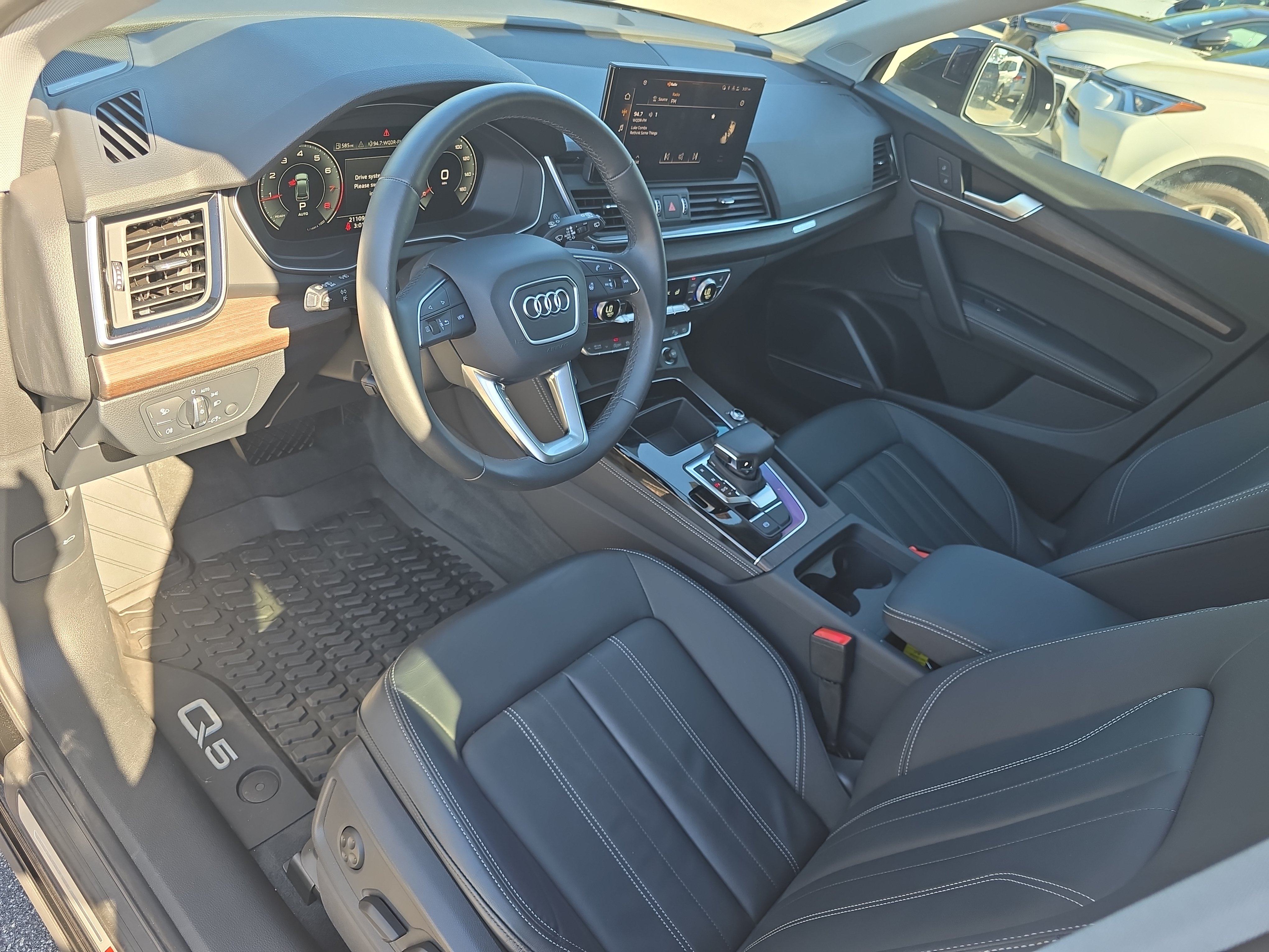 Used 2023 Audi Q5 2.0T Premium Plus AWD/4WD image 16