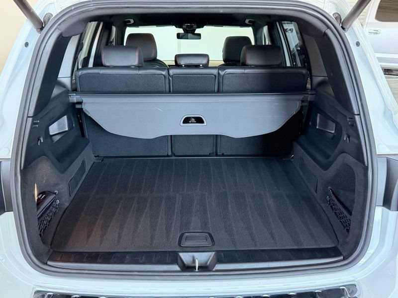 Used 2020 Mercedes-Benz GLB 250 w/ AMG Line image 13