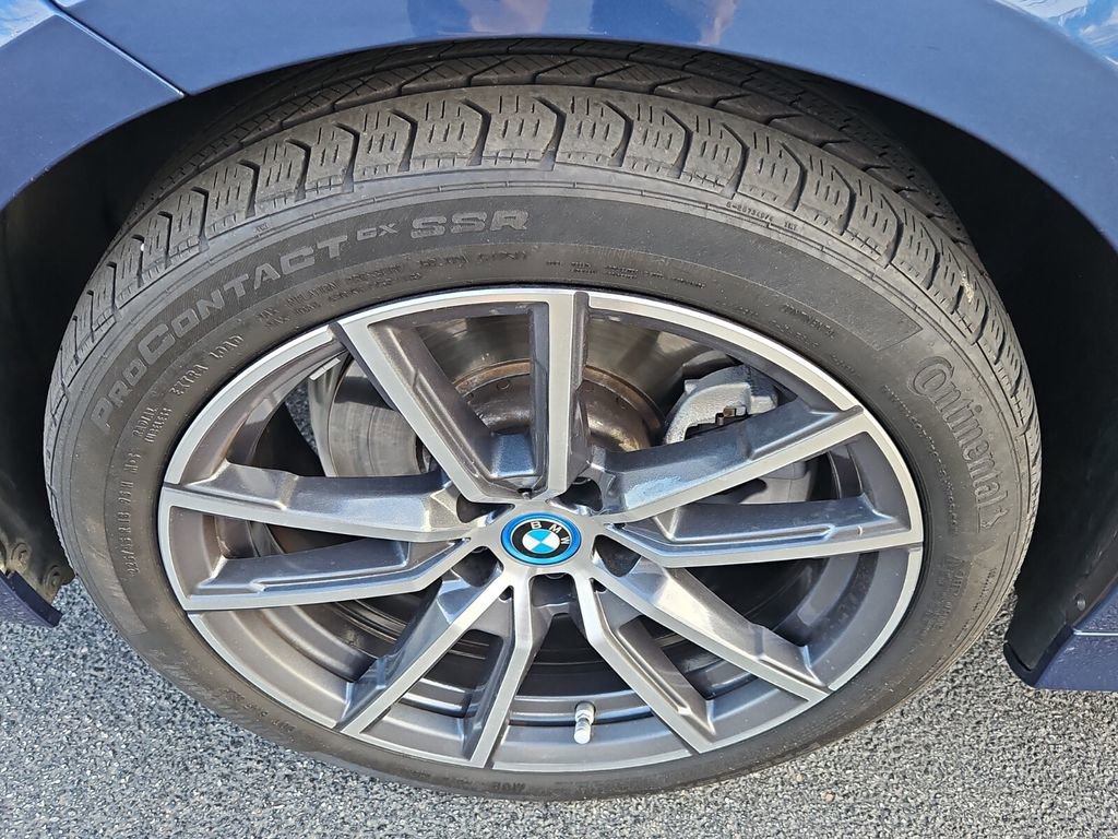 Used 2022 BMW 330e xDrive 330e xDrive w/ Premium Package image 10