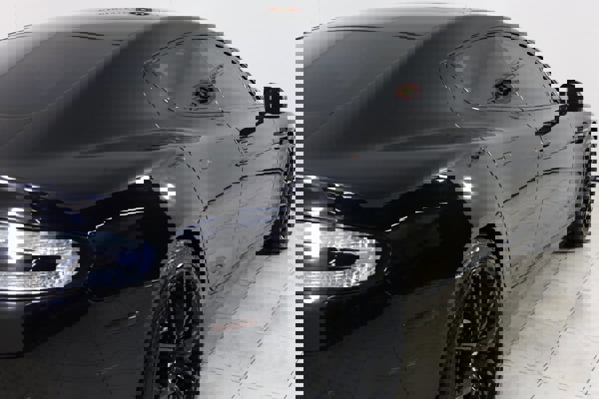 Used 2016 Aston Martin Rapide S image 32