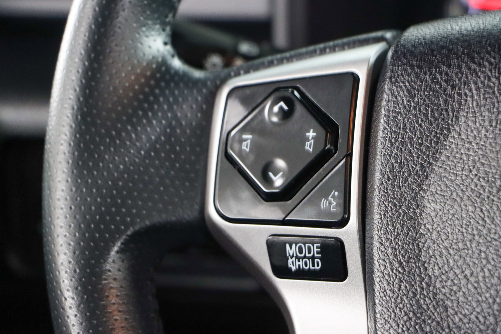 Used 2022 Toyota 4Runner Limited AWD/4WD image 13