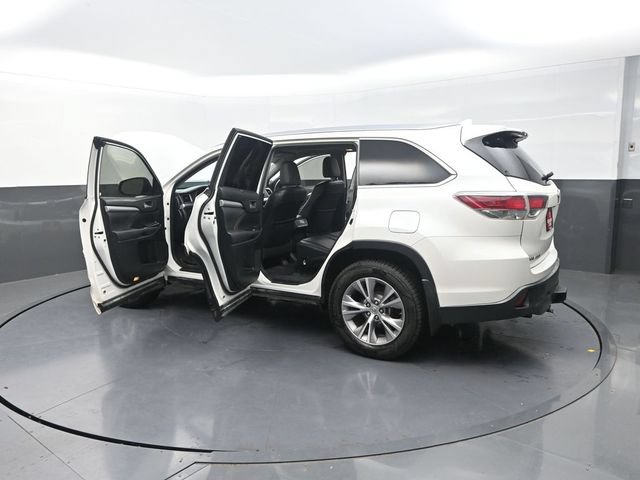 Used 2015 Toyota Highlander XLE AWD/4WD image 44