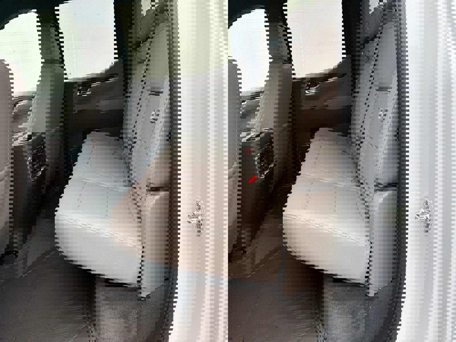 New 2026 GMC Sierra 1500 SLT image 12