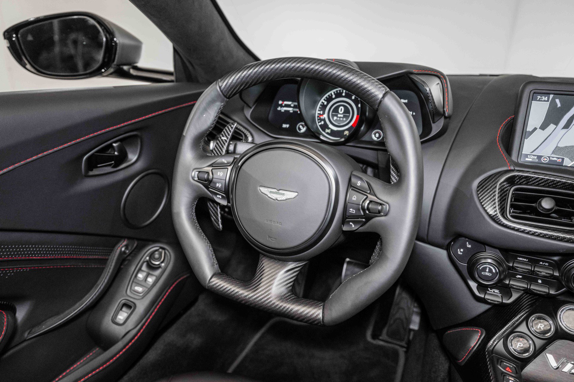 Used 2023 Aston Martin V12 Vantage Roadster image 19