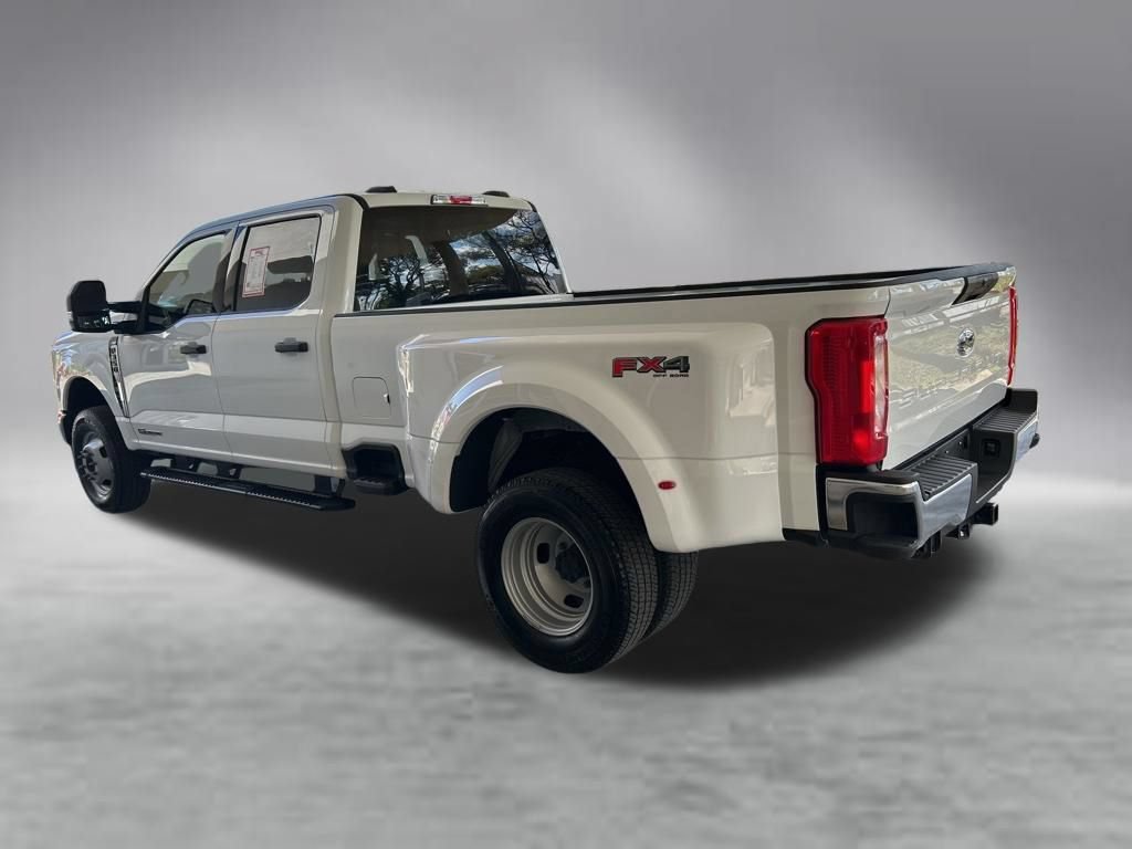 Used 2025 Ford F350 XLT w/ FX4 Off-Road Package AWD/4WD image 4