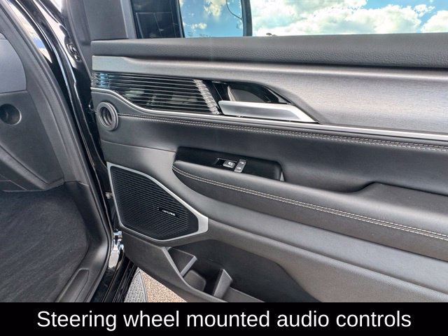 Used 2025 Jeep Wagoneer Series II w/ Premium Group I AWD/4WD image 27