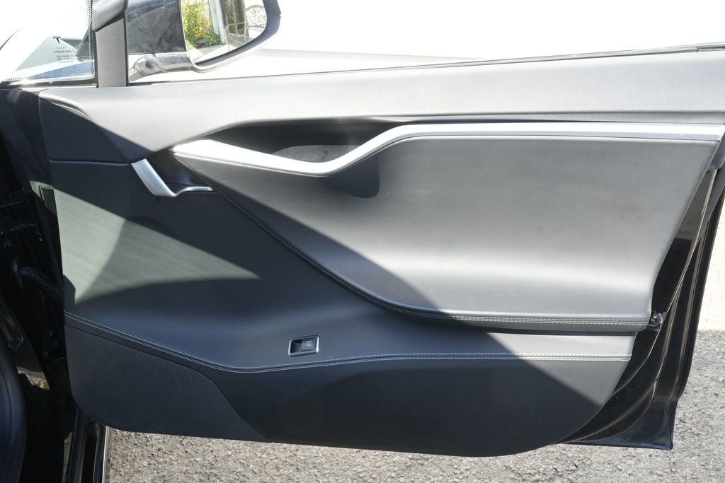 Used 2017 Tesla Model S 75 RWD image 31