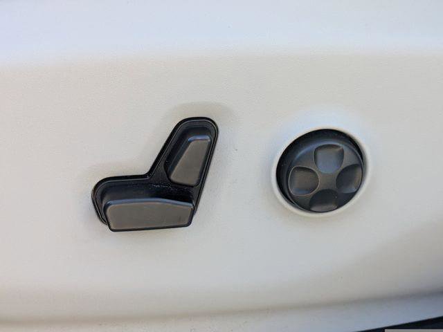 Certified 2021 Chrysler Voyager Lxi FWD image 21